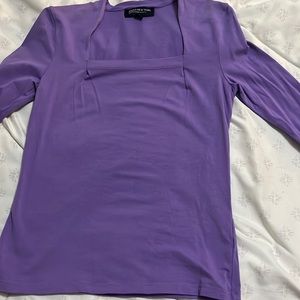 NWOT*purple stretch top, with a square neck line.